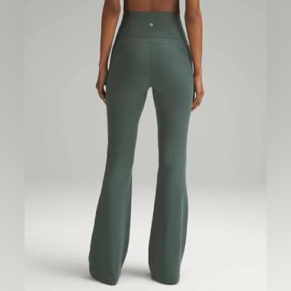 Lululemon Groove Nulu super high rise Flared Align Pant regular in Dark Forest